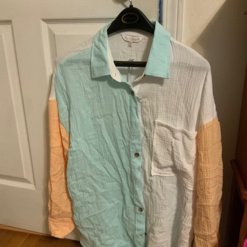 Ladies M/L Long Sleeve Simply Southern NWT